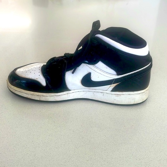 Nike Air Jordan’s 7Y - Picture 7 of 11